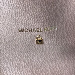 Pebble Leather Duffle bag traveling